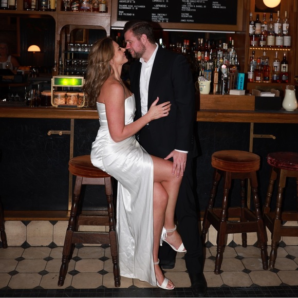 SAU LEE Priyanka Satin Gown in Ivory - Size 8 - Picture 3 of 5